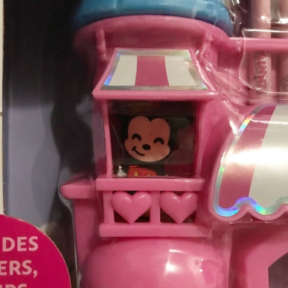 DISNEY Junior Minnie’s Design Studio With Stickers Stamps Activities New - Picture 11 of 12